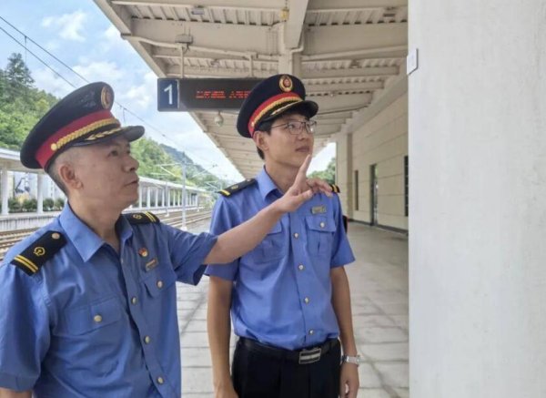 通盈配资 宣城旌德：十年钢轨声 山城通四方